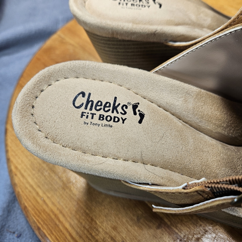 Tony Little Cheeks Clogs - Picture 3 of 10